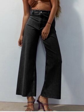 Zara Marine Straight Leg Jeans Black High Rise Raw Hem Size 2 Wide Leg